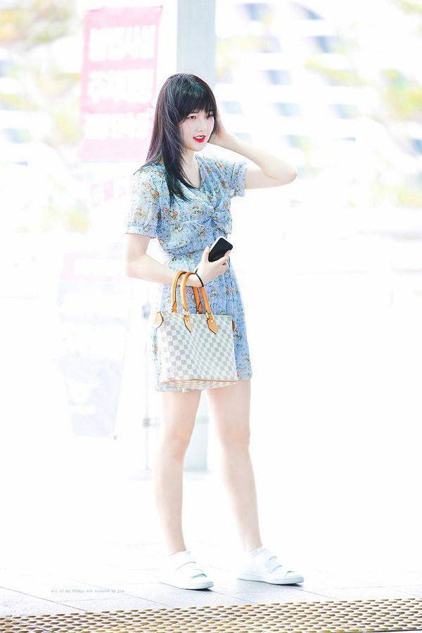 10 outfit phù hợp nhất để diện ra sân bay, vừa thoải mái vừa sành điệu như minh tinh - 1