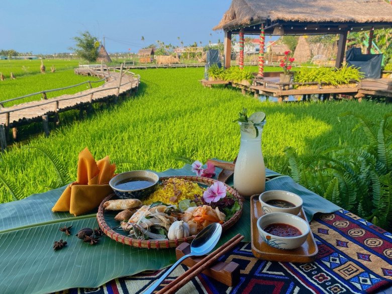 Trải nghiệm cafe ruộng lúa chỉ có tại Việt Nam, đây là 4 quán "xịn đẹp" nhất!
