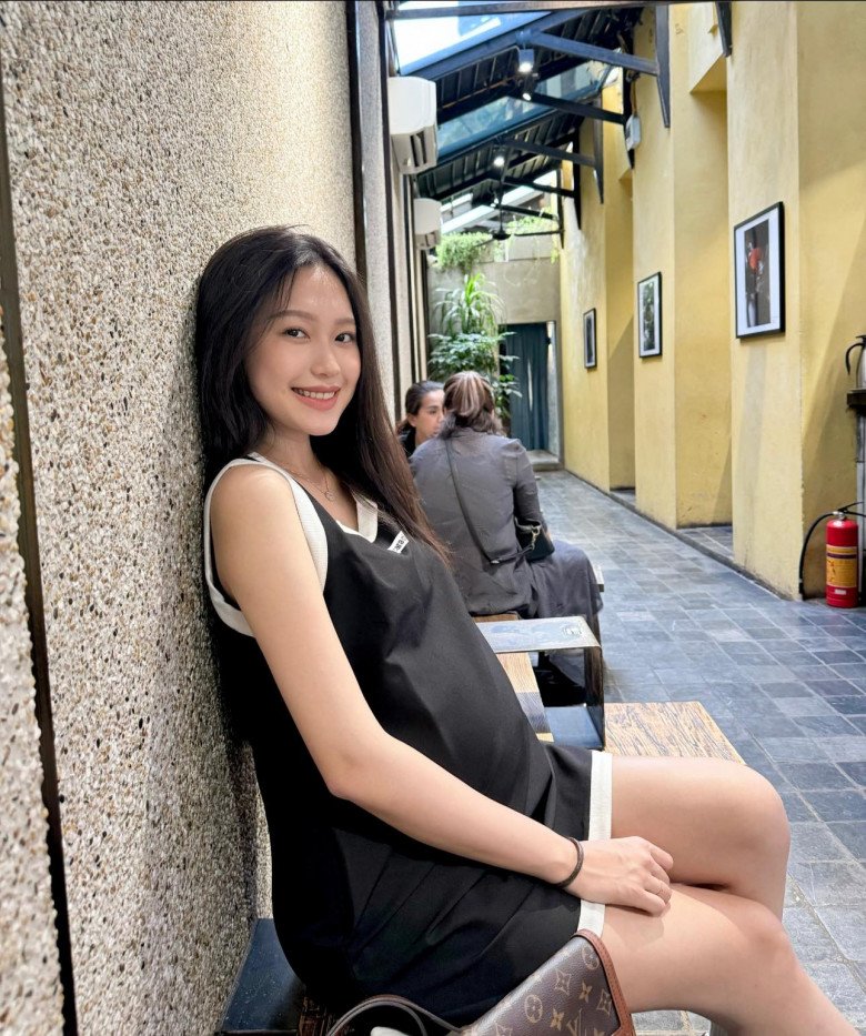 Sau Doãn Hải My, thêm một &#34;đại tiểu thư&#34; gia nhập làng WAGs Việt, nhan sắc xinh đẹp rạng rỡ đầy tri thức - 16