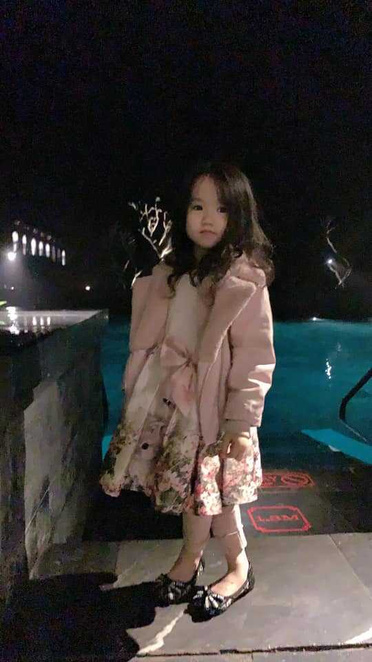 &#34;Cô Xuyến&#34; 4 đời chồng khoe sắc cùng 3 con gái xinh như mộng, con gái đầu vừa đẹp vừa giàu, nổi nhất nhà - 27