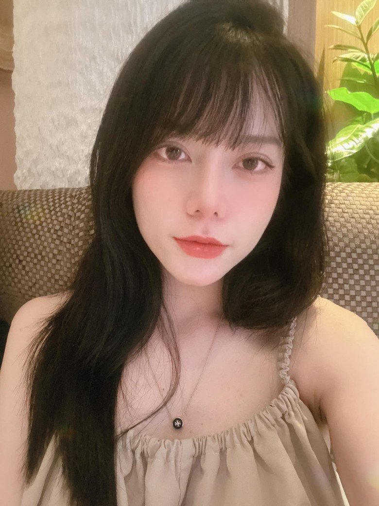 &#34;Cô Xuyến&#34; 4 đời chồng khoe sắc cùng 3 con gái xinh như mộng, con gái đầu vừa đẹp vừa giàu, nổi nhất nhà - 10