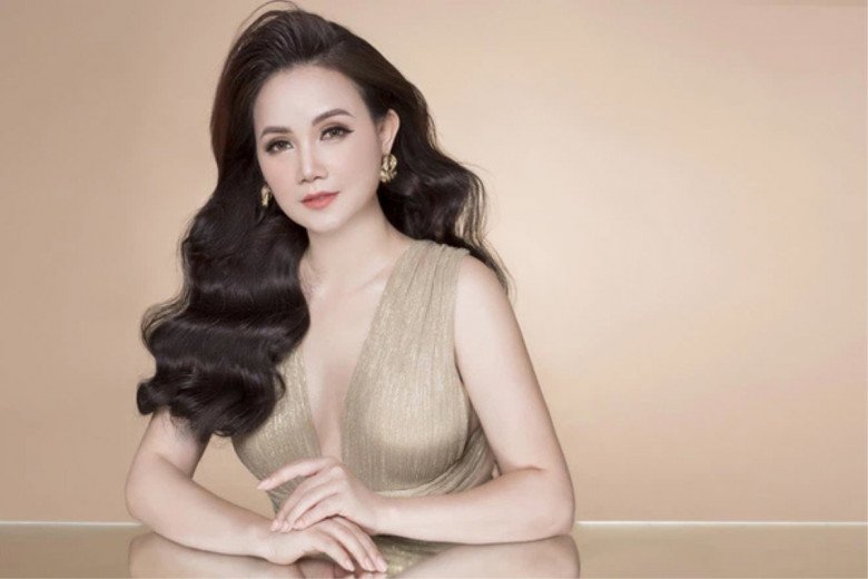 &#34;Cô Xuyến&#34; 4 đời chồng khoe sắc cùng 3 con gái xinh như mộng, con gái đầu vừa đẹp vừa giàu, nổi nhất nhà - 1