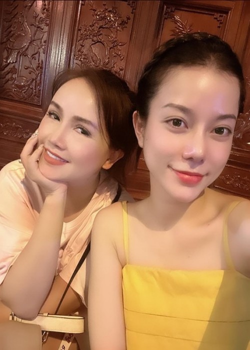 &#34;Cô Xuyến&#34; 4 đời chồng khoe sắc cùng 3 con gái xinh như mộng, con gái đầu vừa đẹp vừa giàu, nổi nhất nhà - 8