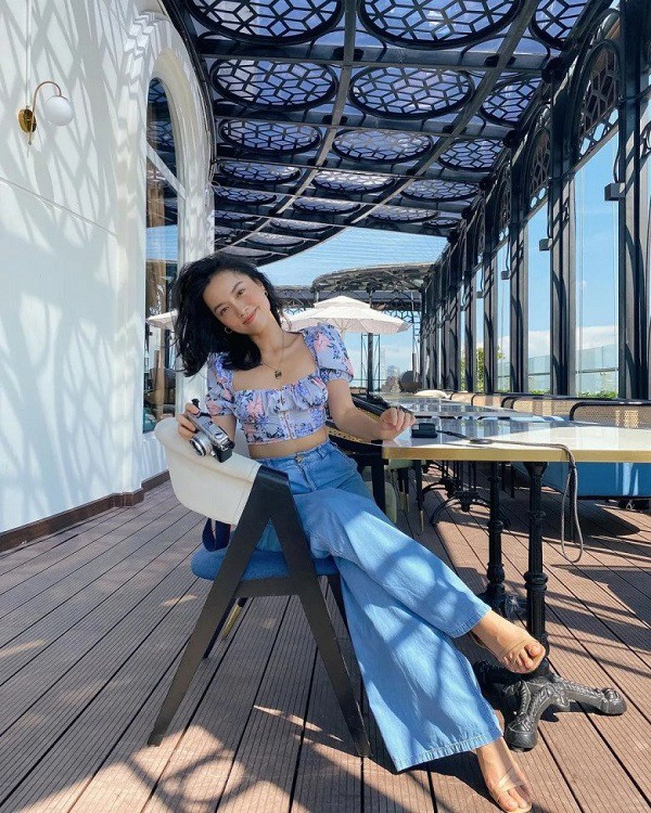 Không phải áo phông, cứ diện quần jeans với 4 kiểu áo này, chị em &#34;ăn gian&#34; tuổi tuyệt đối ngày hè - 8