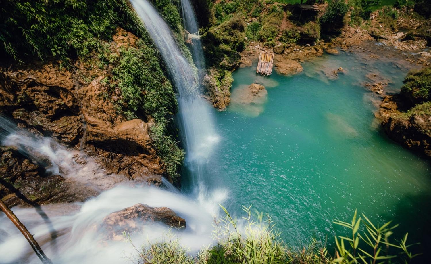 Cách Hà Nội không xa có một thác nước 7 tầng, được ví đẹp như "tuyệt tình cốc" trong phim