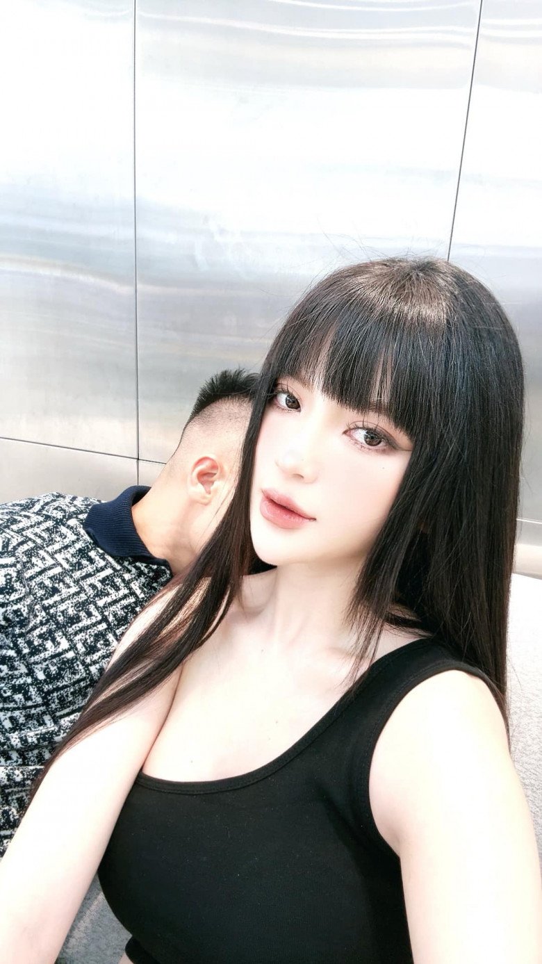 Mẹ bầu Chu Thanh Huyền đổi mới &#34;mái tóc thị phi&#34;, trông khác lạ tới mức tự nhận không phải vợ Quang Hải - 2