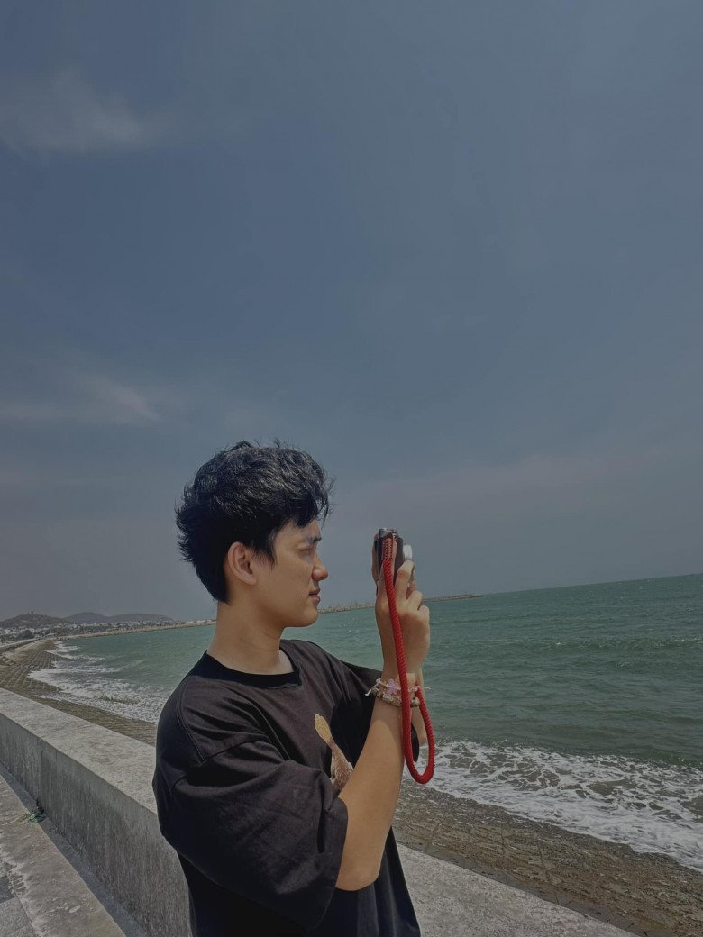&#34;Cậu bé quê&#34; Tôi Thấy Hoa Vàng Trên Cỏ Xanh dậy thì thành công, ngoại hình điển trai sắc nét sau gần 10 năm - 8