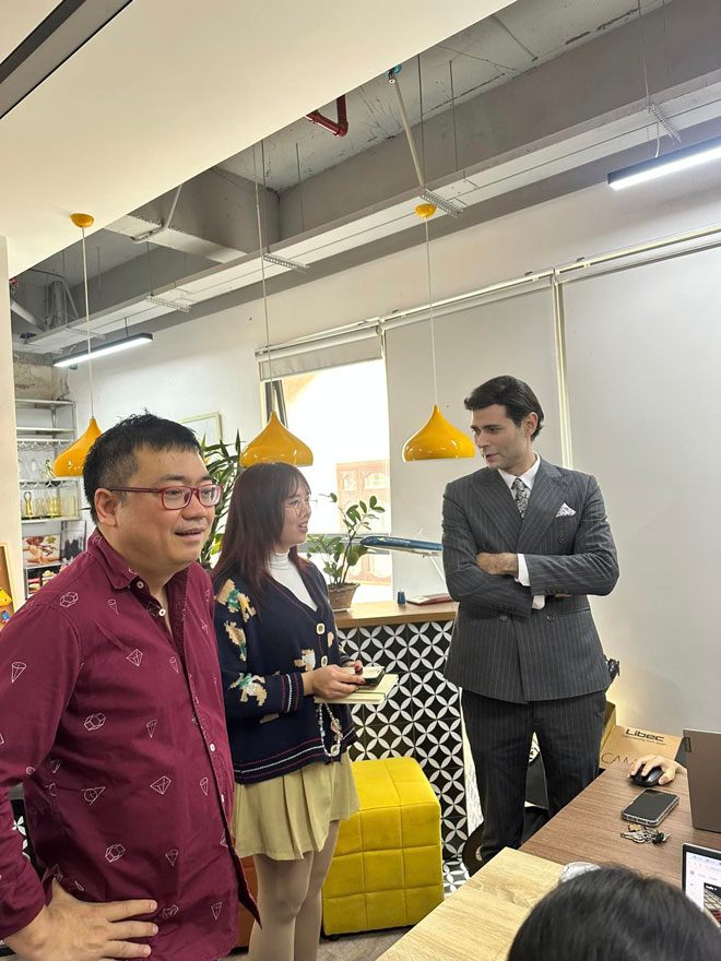 Danh tính "anh Tây nổi tiếng" từng được kỳ vọng cứu đời Hồng Diễm ở Trạm Cứu Hộ Trái Tim - 8