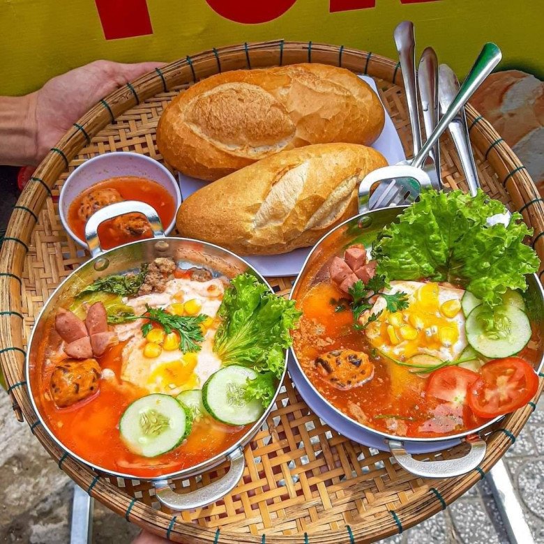Ở Hà Nội, có một “thiên đường ăn vặt” mang tên Chùa Láng với menu ẩm thực trọn bộ 3 miền - 5