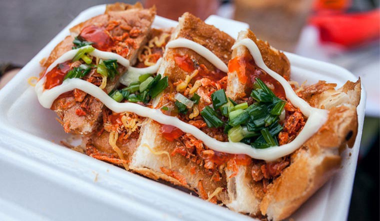 Ở Hà Nội, có một “thiên đường ăn vặt” mang tên Chùa Láng với menu ẩm thực trọn bộ 3 miền - 2