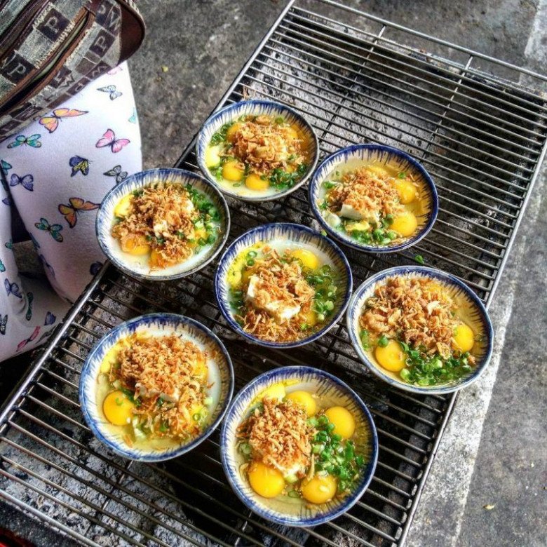 Ở Hà Nội, có một “thiên đường ăn vặt” mang tên Chùa Láng với menu ẩm thực trọn bộ 3 miền - 3