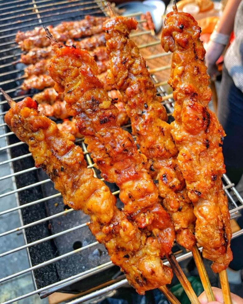 Ở Hà Nội, có một “thiên đường ăn vặt” mang tên Chùa Láng với menu ẩm thực trọn bộ 3 miền - 4