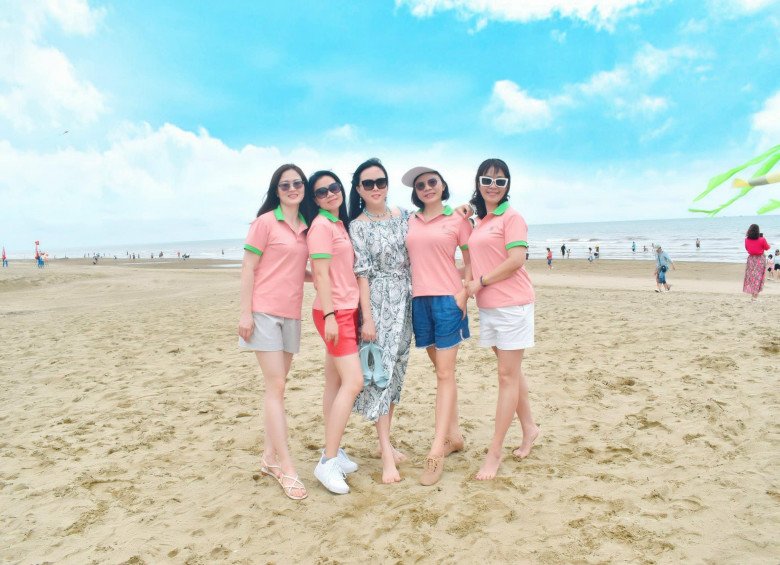 Diện đồ đi họp lớp như Phượng Chanel, sáng váy áo như nàng thơ, chiều lại thành quý bà sang trọng - 3