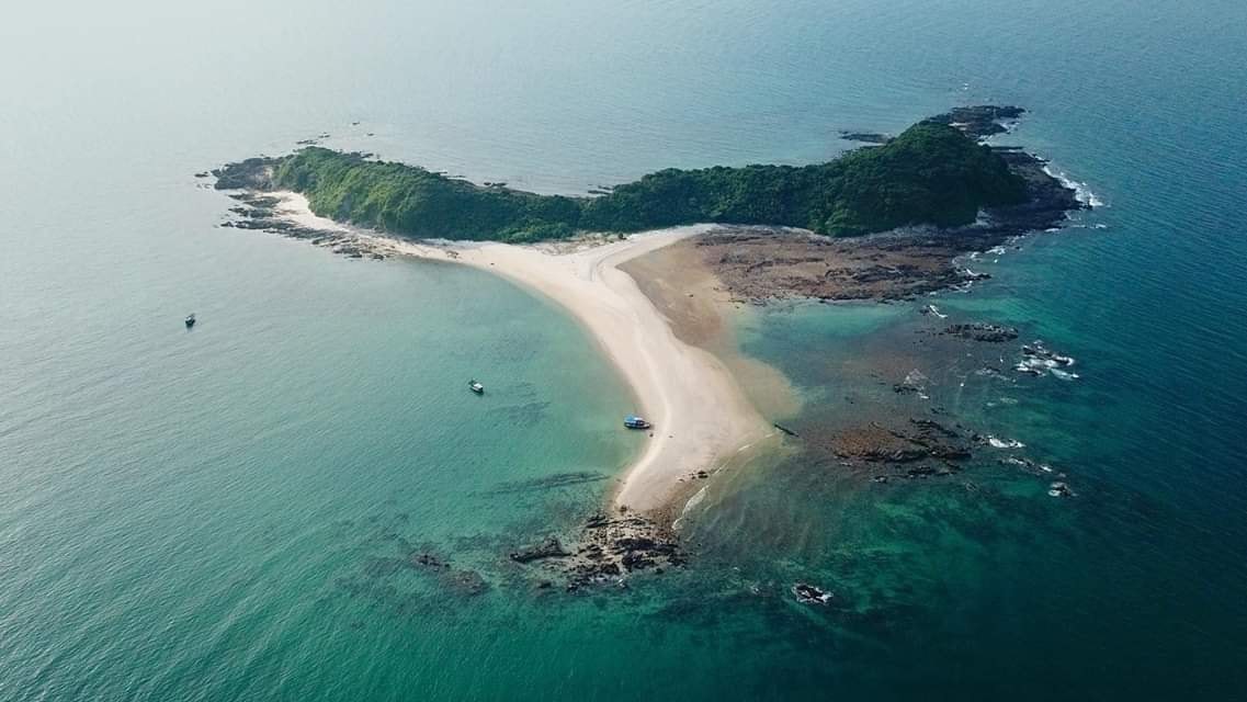 Cách Hà Nội không xa, có một điểm du lịch hè lý tưởng, nằm ngay ở &#34;thiên đường biển đảo miền Bắc&#34;  - 1