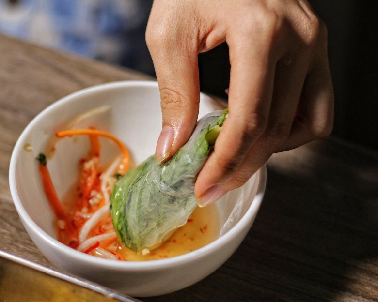 Cách làm bánh xèo giòn tan, vàng ươm thơm nức của trai đảm Sài Gòn - 9