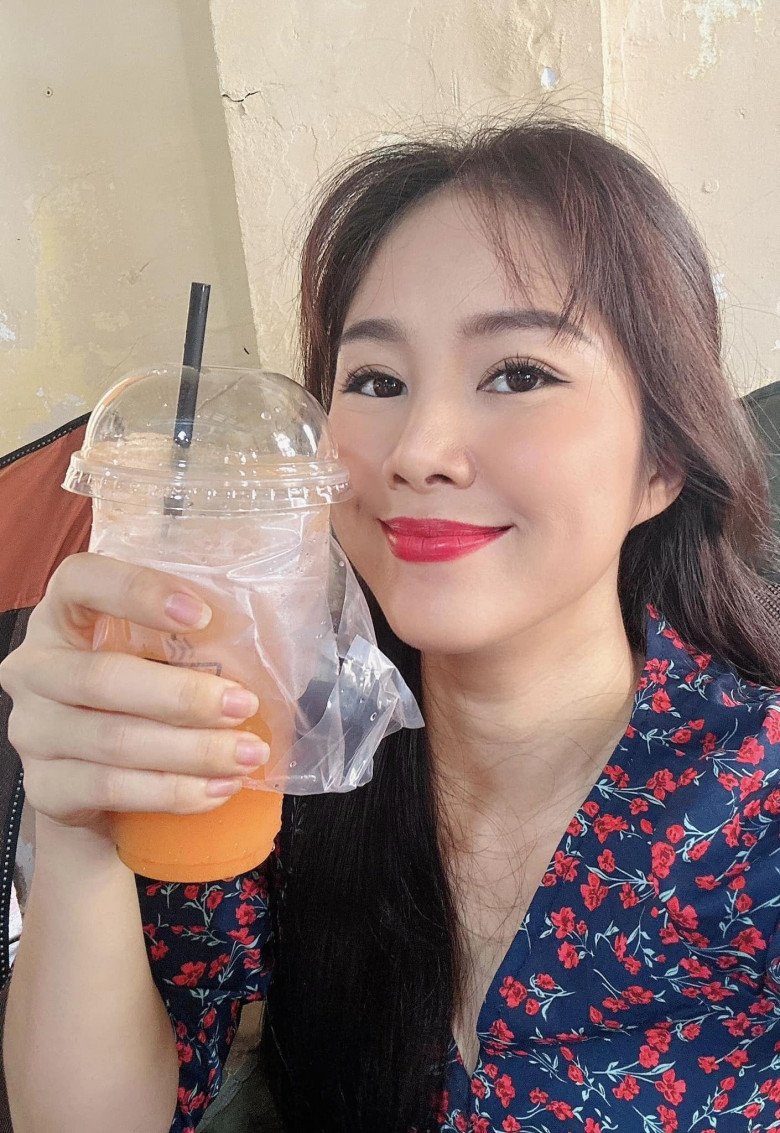 Nhan sắc &#34;nữ hoàng nước mắt&#34; Việt khi đứng cạnh đàn em, gương mặt tươi trẻ không có khoảng cách tuổi tác - 9