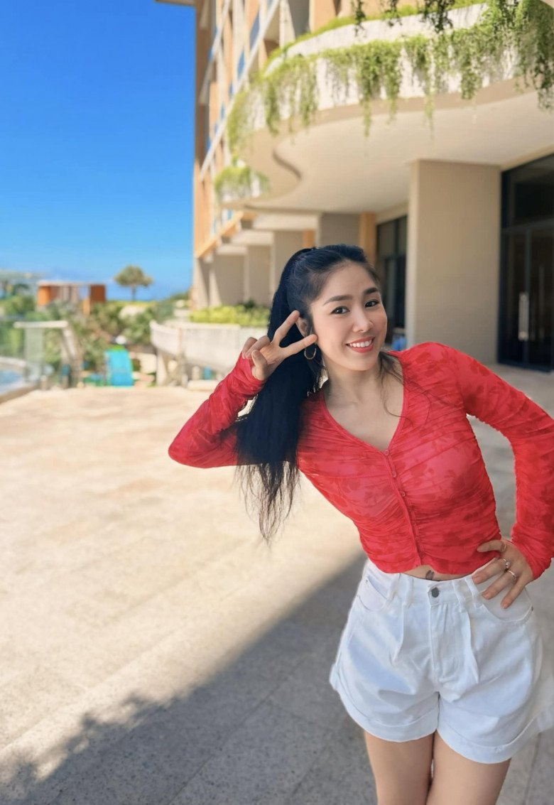 Nhan sắc &#34;nữ hoàng nước mắt&#34; Việt khi đứng cạnh đàn em, gương mặt tươi trẻ không có khoảng cách tuổi tác - 5