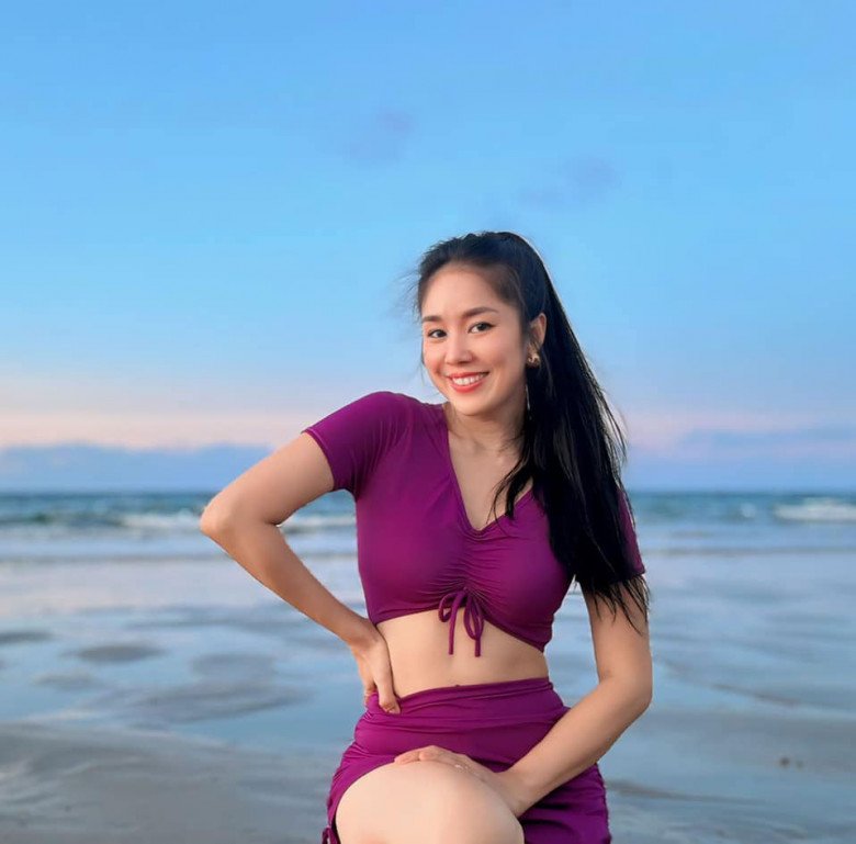 Nhan sắc &#34;nữ hoàng nước mắt&#34; Việt khi đứng cạnh đàn em, gương mặt tươi trẻ không có khoảng cách tuổi tác - 7