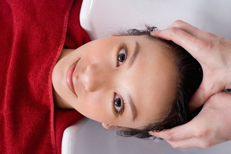 Vì sao ra tiệm gội đầu, thợ luôn làm theo công thức &#34;2 gội - 1 xả&#34;, biết lý do ai cũng ngỡ ngàng - 4