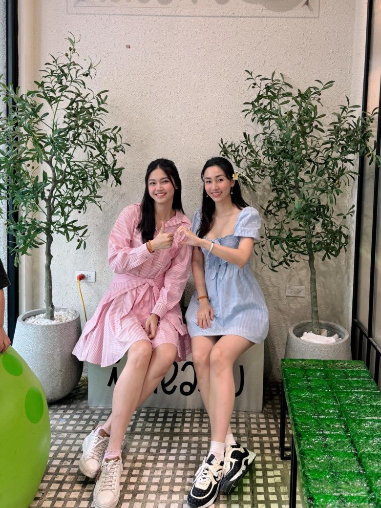 Chị em Á hậu bị &#34;ghét nhất&#34; showbiz, ở nhà chăm con mà lên đồ xinh như công chúa, cứ ngỡ gái còn son - 2