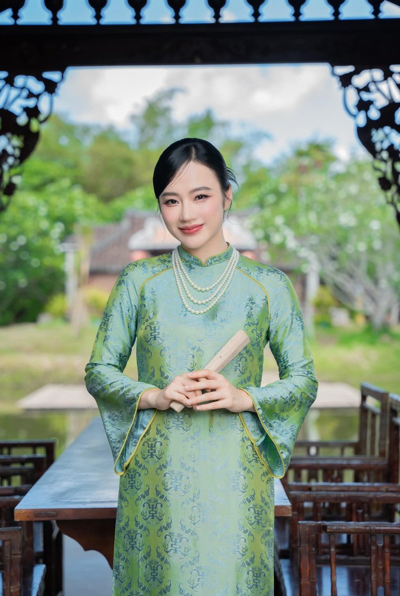 Nhan sắc 3 mỹ nhân ăn chay đẹp nhất Vbiz: Angela Phương Trinh đổi khác, có người đăng quang Hoa hậu quốc tế - 2