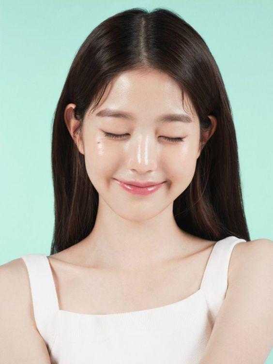 Top 6 thành phần chống lão hoá được chuyên gia khuyên dùng, muốn có làn da căng mướt chị em nên biết - 1