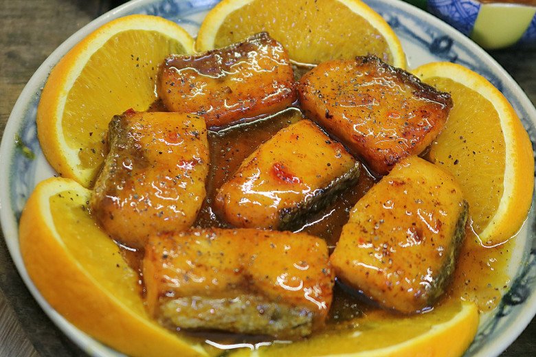 Cách làm cá hồi sốt cam đơn giản thơm ngon, trẻ con cực thích, người già cũng mê - 6