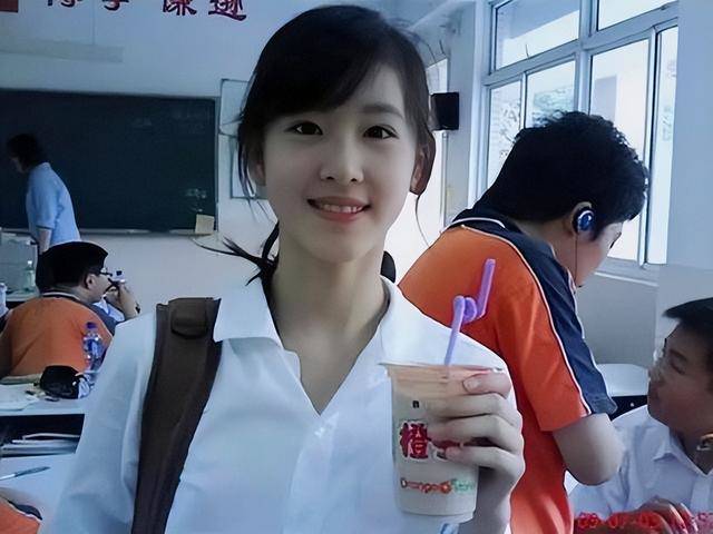 “Hot girl trà sữa” đẹp trong trẻo, làm vợ tỷ phú xuống sắc tuổi 35, lộ rõ điểm già nua khiến CĐM tiếc nuối - 1