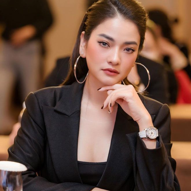 "Vợ cũ" Việt Anh ngoài đời là nữ CEO giàu có xinh đẹp, "biến mất" 2 năm vì sự cố kinh hoàng - 4