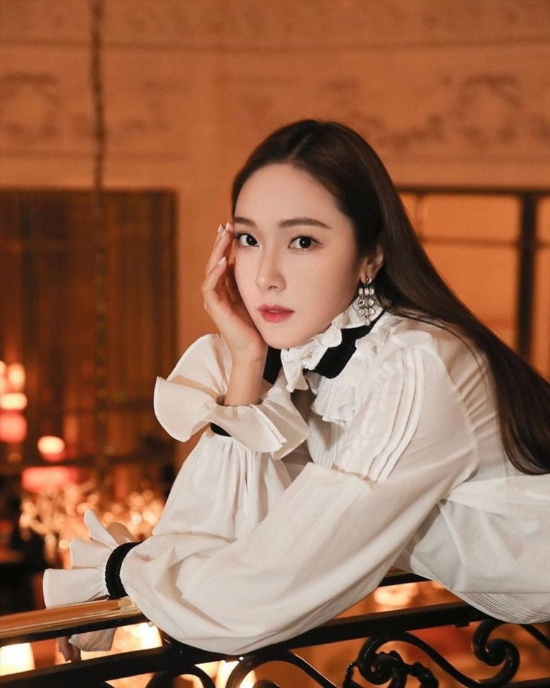 Loạt mỹ nhân Việt đọ sắc cam thường với &#34;công chúa băng giá&#34; Jessica, Hương Giang bị soi điểm kém xinh - 5