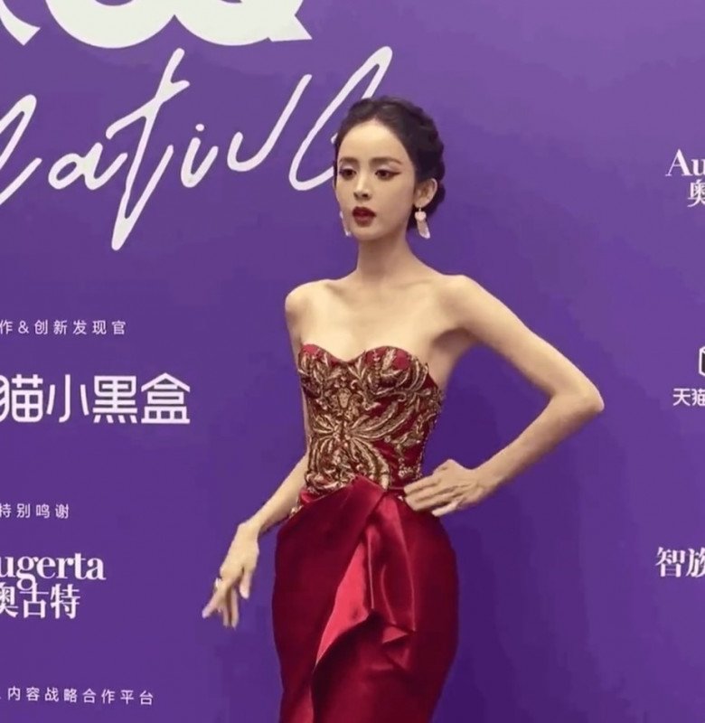 Loạt mỹ nhân khiến fans khóc thét vì thân hình gầy trơ xương, dẫn đến vòng một cũng tan theo mây khói - 6