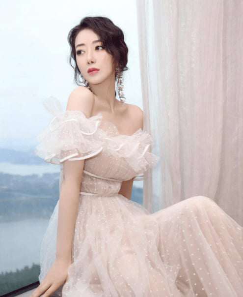 &#34;Ác nữ&#34; được khao khát nhất màn ảnh giữ dáng nóng bỏng đến khó tin, nhờ 1 loại quả bán đầy Việt Nam - 3