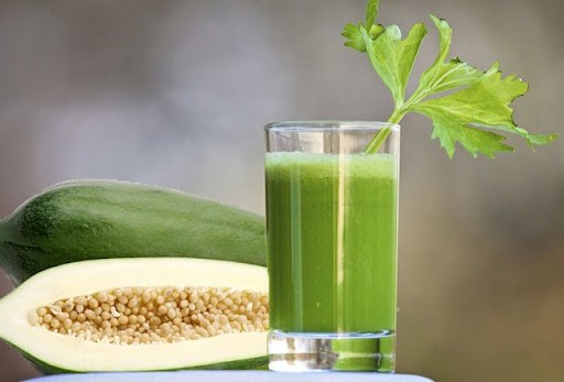 &#34;Ác nữ&#34; được khao khát nhất màn ảnh giữ dáng nóng bỏng đến khó tin, nhờ 1 loại quả bán đầy Việt Nam - 9