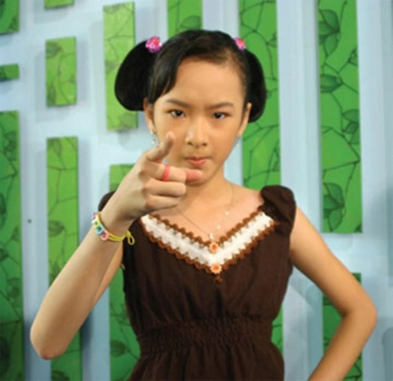Dàn sao nhí &#34;Mùi Ngò Gai&#34; sau 18 năm: Angela Phương Trinh bị soi dao kéo quá đà, Yeye Nhật Hạ từng tăng 40kg - 3