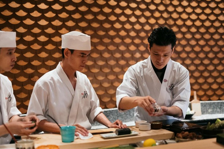 Trải nghiệm bữa ăn sang xịn và riêng tư tại 4 nhà hàng Omakase &#34;đỉnh&#34; nhất ở Sài Gòn - 3