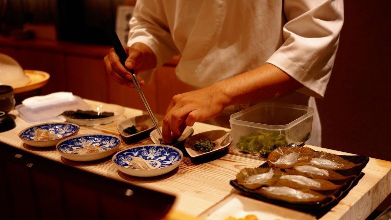 Trải nghiệm bữa ăn sang xịn và riêng tư tại 4 nhà hàng Omakase &#34;đỉnh&#34; nhất ở Sài Gòn - 4