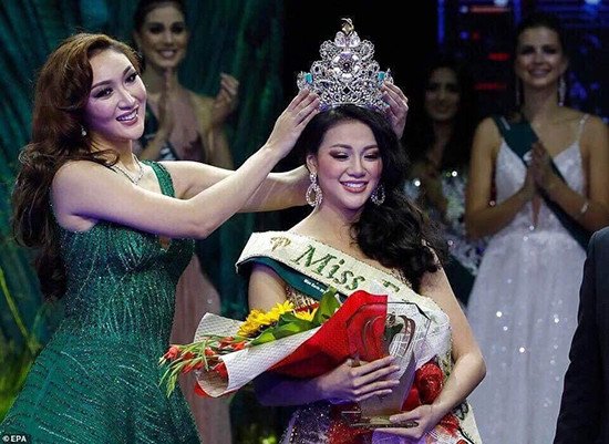 3 Hoa hậu làm nên lịch sử nhan sắc Việt 2018, người cuối vừa đăng quang dính loạt thị phi - 17