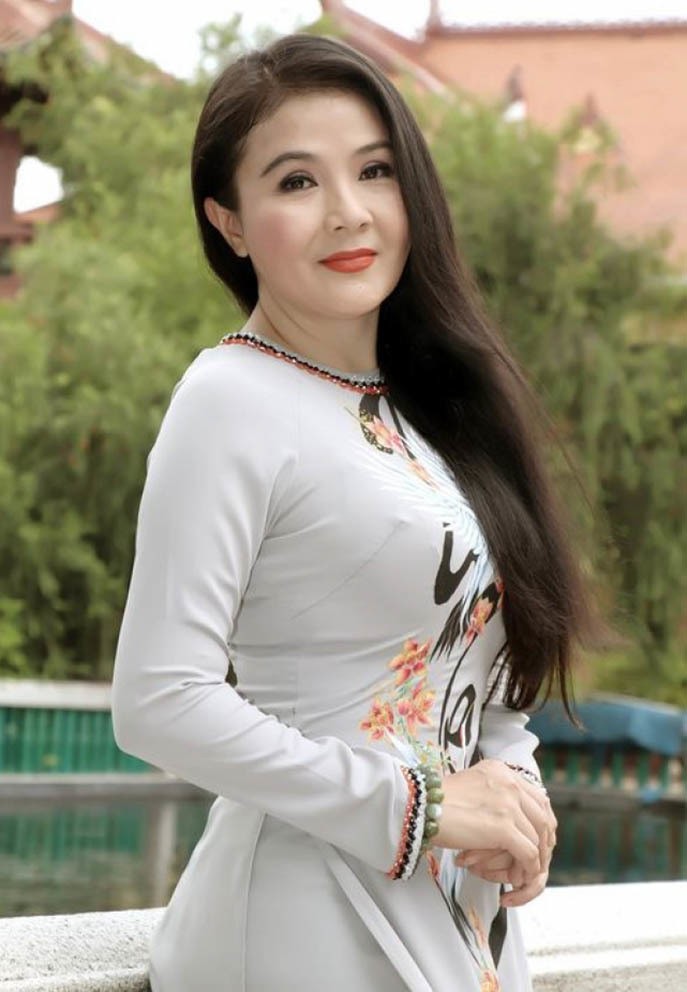 Độc lạ Vbiz: Gia đình có bốn chị em gái toàn nghệ sĩ, U50-60 vẫn trẻ, khéo điểm tô tôn nét đẹp mặn mà - 5
