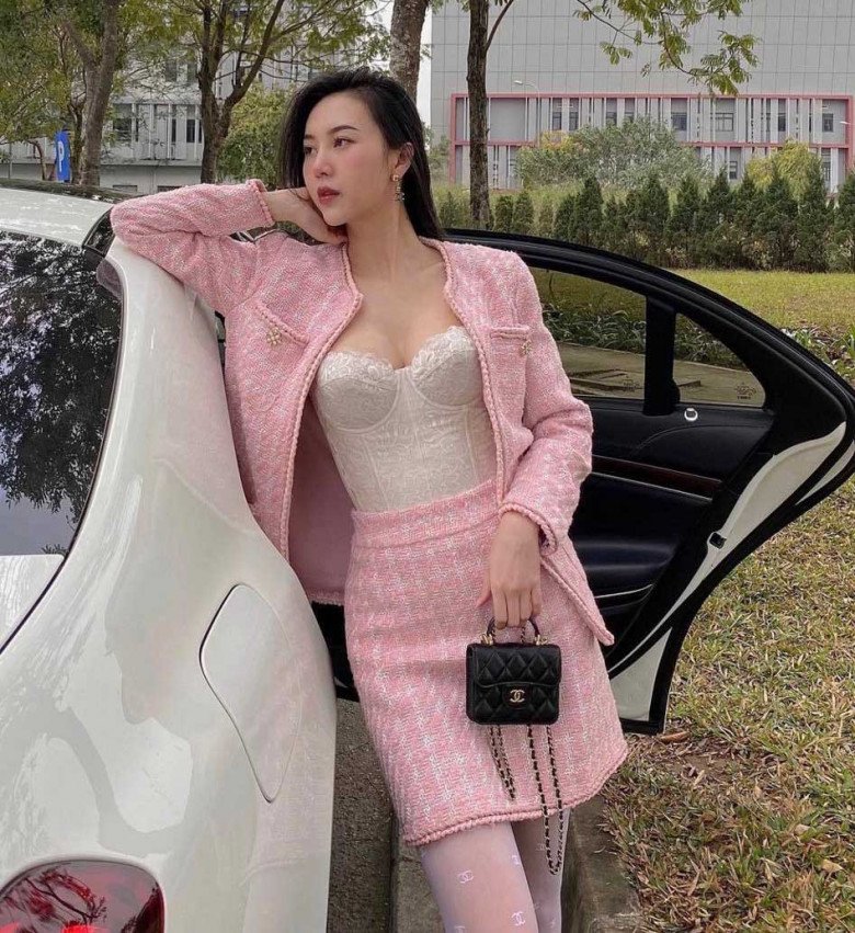 &#34;Tình cũ&#34; Sơn Tùng - MTP là cựu tiếp viên hàng không, 365 ngày mặc màu trắng vẫn đẹp khó tả - 6