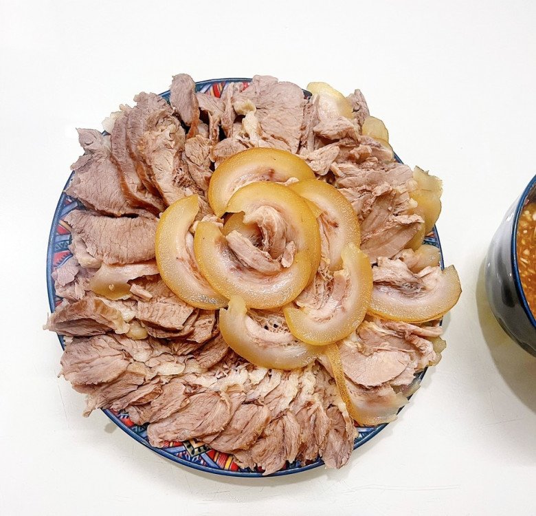 Luộc thịt bê mềm thơm không hề có mùi gây ăn đã miệng hóa ra là nhờ một thìa này! - 8