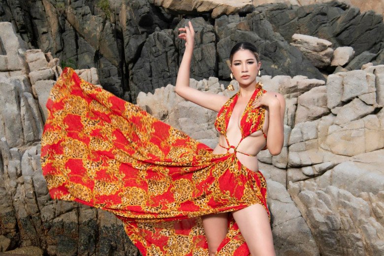 Cựu người mẫu Việt sang Mỹ làm lao công, hiếm hoi khoe body cực cháy nhưng lộ một điểm bất thường - 4