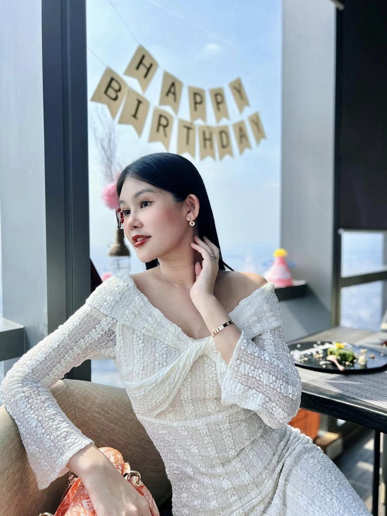 Ngân Anh và chồng mặc lại đồ cưới chụp ảnh, nhưng thành viên nhí mới là người mẫu được chú ý nhất - 12