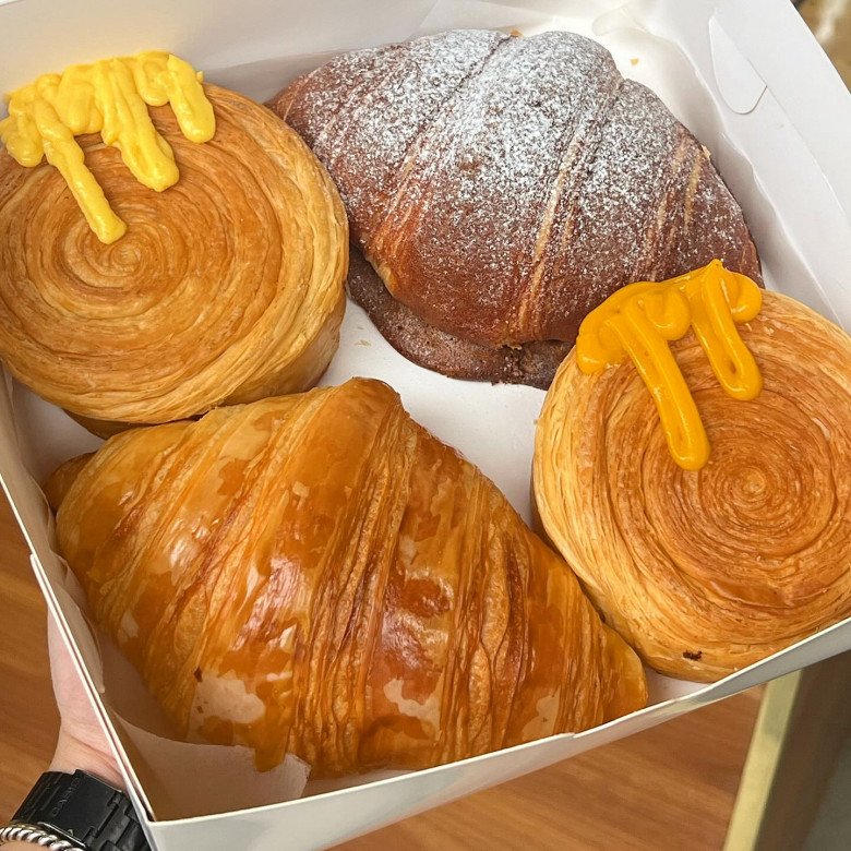 Giới trẻ rỉ tai nhau 5 tiệm bánh Croissant &#34;đỉnh&#34; nhất Hà Nội - 1