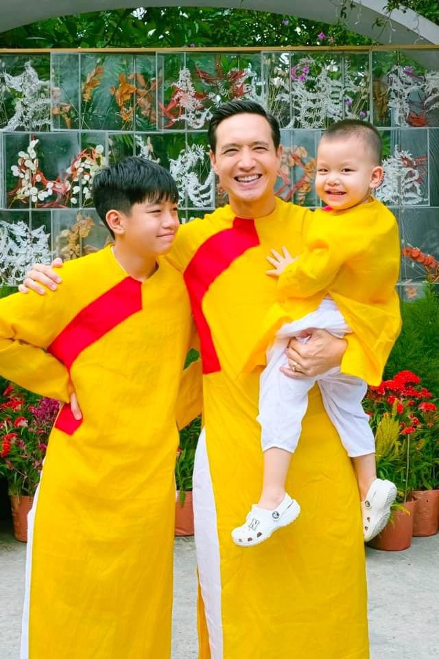 Subeo nhà Cường Đô La cao &#34;vượt&#34; bố ruột, nhiều lần diện đồ đôi thời thượng với bố dượng Kim Lý - 7