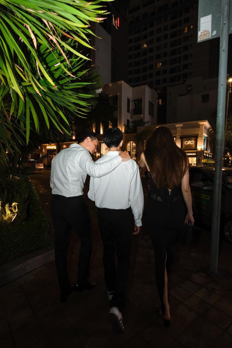 Subeo nhà Cường Đô La cao &#34;vượt&#34; bố ruột, nhiều lần diện đồ đôi thời thượng với bố dượng Kim Lý - 2