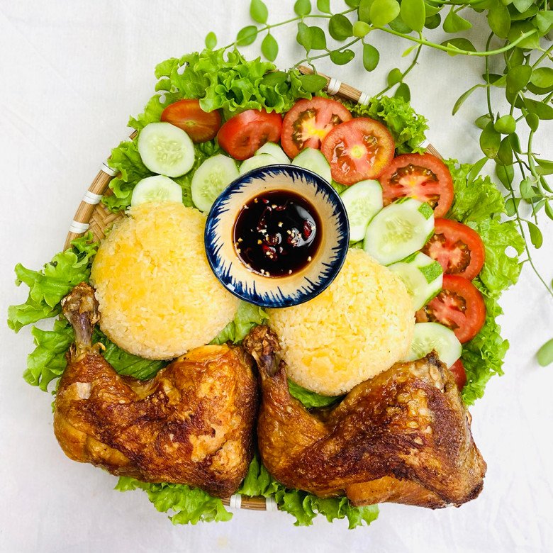 Cách làm cơm gà xối mỡ mềm trong, giòn ngoài, vàng ươm thơm phức của mẹ đảm Sài Gòn - 9