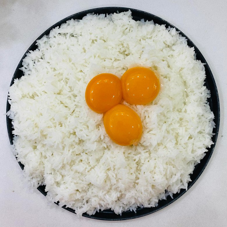 Cách làm cơm gà xối mỡ mềm trong, giòn ngoài, vàng ươm thơm phức của mẹ đảm Sài Gòn - 7
