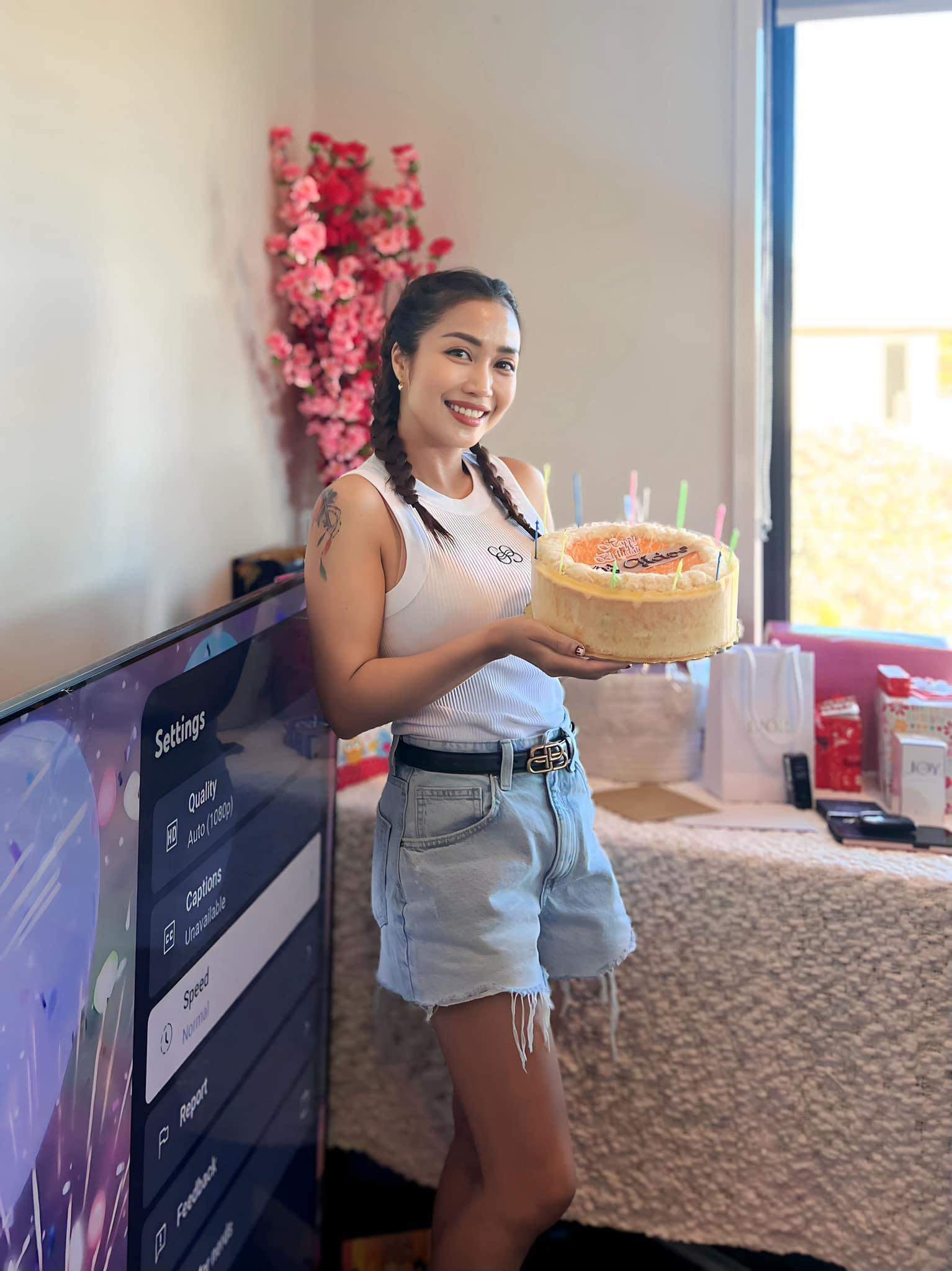 Ốc Thanh Vân về Việt Nam liền ăn diện mát mẻ, khác xa phong cách khi làm shipper ở Úc - 6