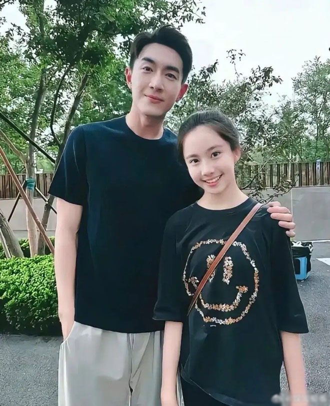 3 sao nhí bị chê thậm tệ vì kém xinh: &#34;Con gái&#34; Lưu Diệc Phi vẫn chưa bằng cô bé bỏ đi du học - 2