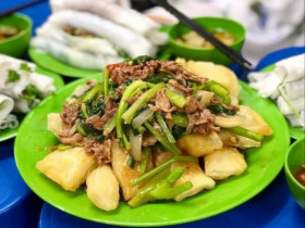 Ghé 5 quán phở chiên ngon nổi tiếng ở Hà Nội, khách ngồi vỉa hè tự phục vụ, chỉ bán vài tiếng đã hết hàng